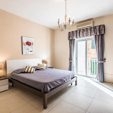 Sea View - 2 Bedroom - St Julians *